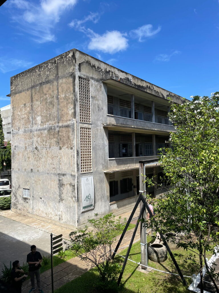 Tuol Sleng Genozid Museum (S-21) in Phnom Penh – ehemaliges Gefängnis der Roten Khmer in Kambodscha